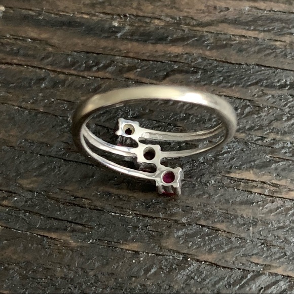 Genuine Ruby 10k white gold size 5 - Picture 5 of 9